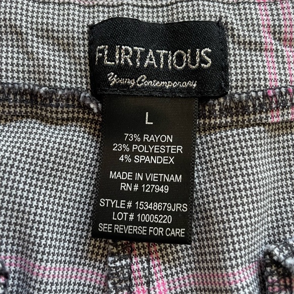 Gray & Pink Square Print Capri Dress Up Pants/Slacks - Picture 4 of 5